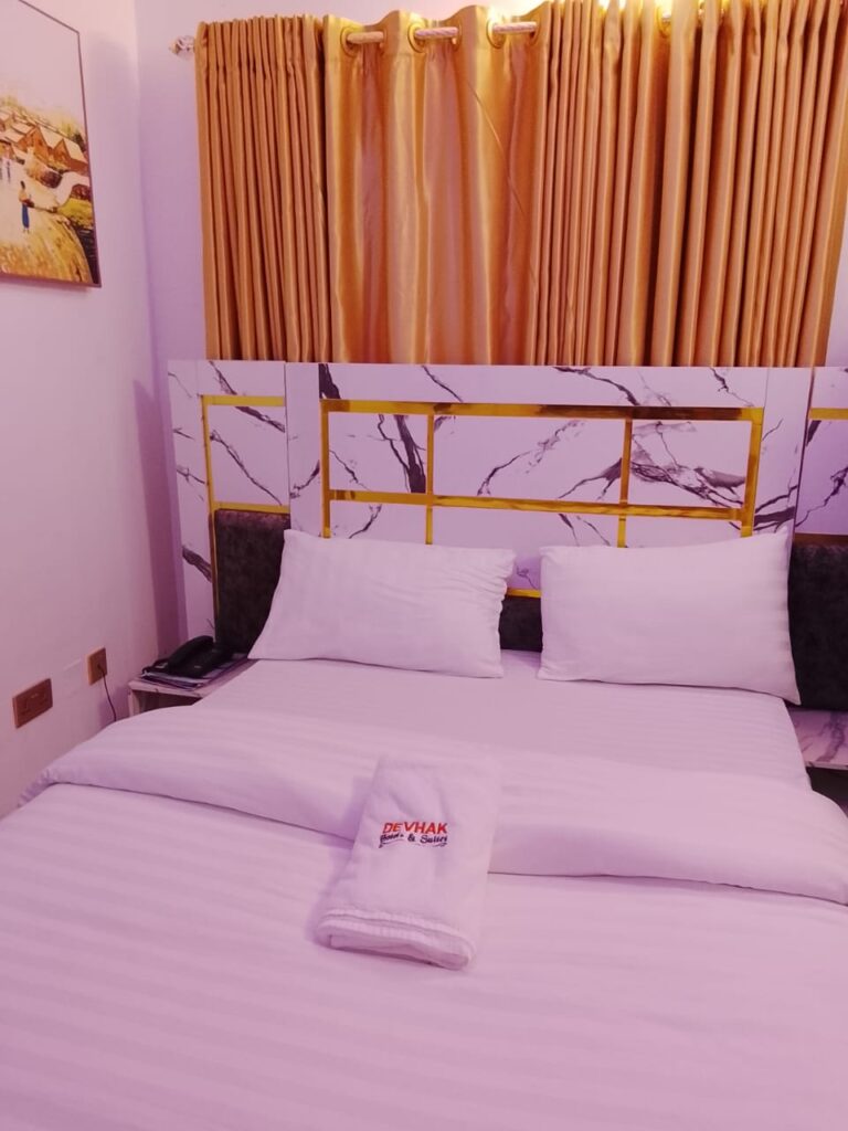 devhak hotel Ondo classic bed area