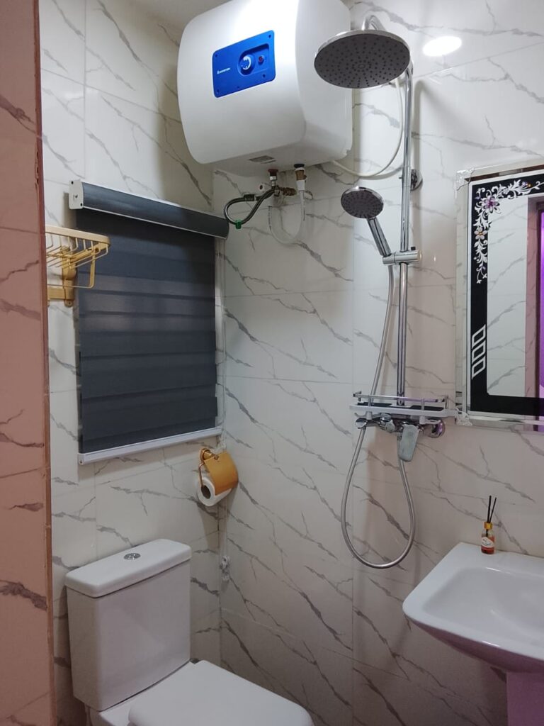 devhak hotel apartment toilet