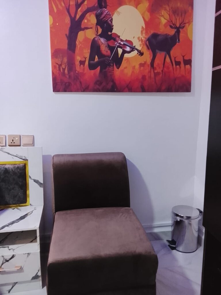 devhak hotel bayelsa deluxe sitting section