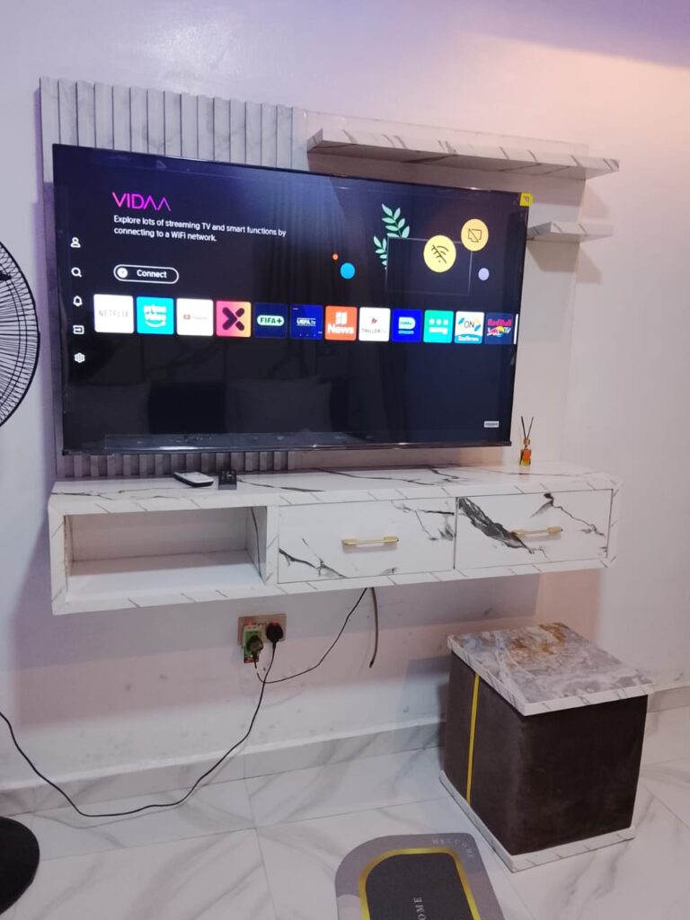 devhak hotel bayelsa deluxe tv area