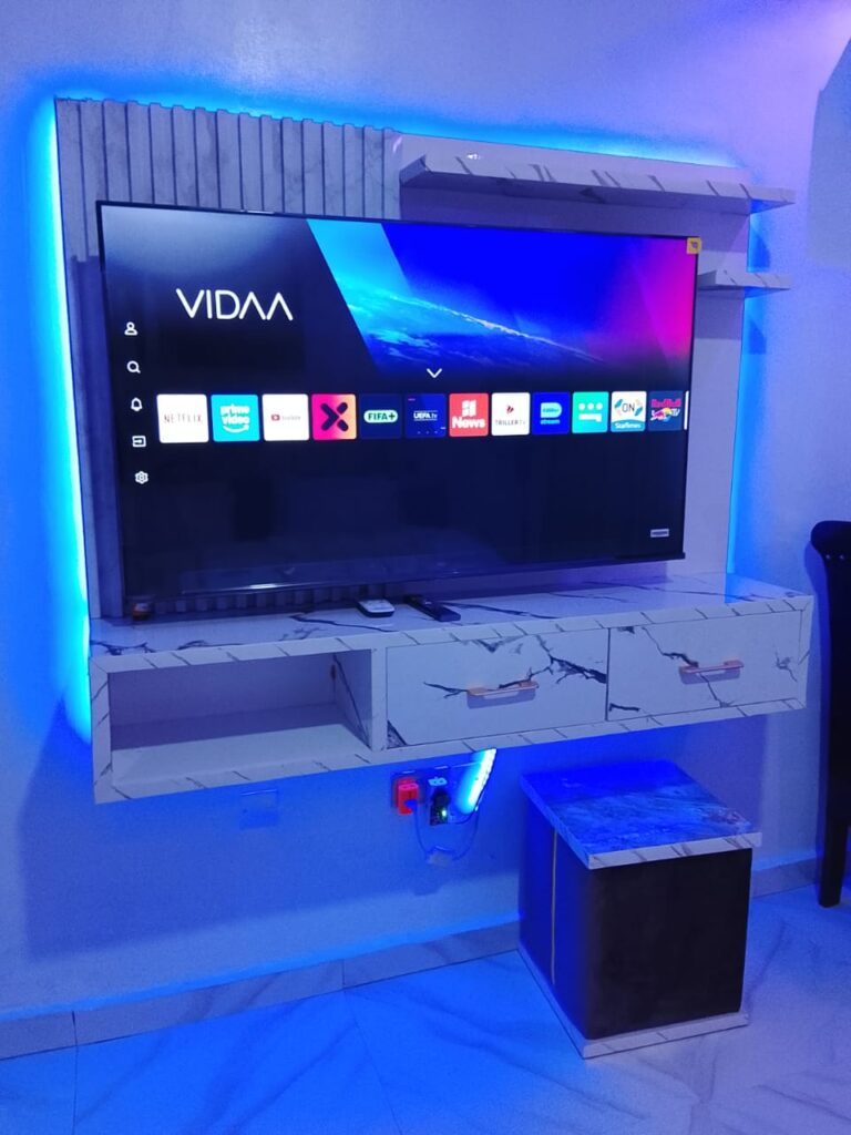 devhak hotel oyo deluxe tv section