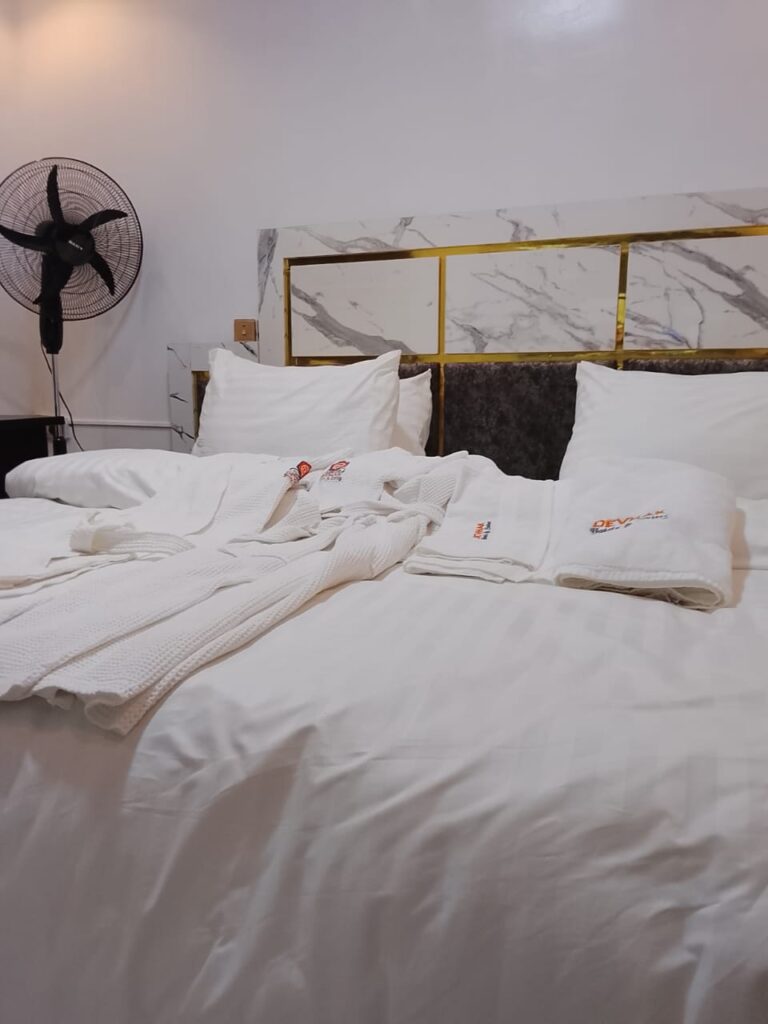 devhak hotel rivers deluxe bed