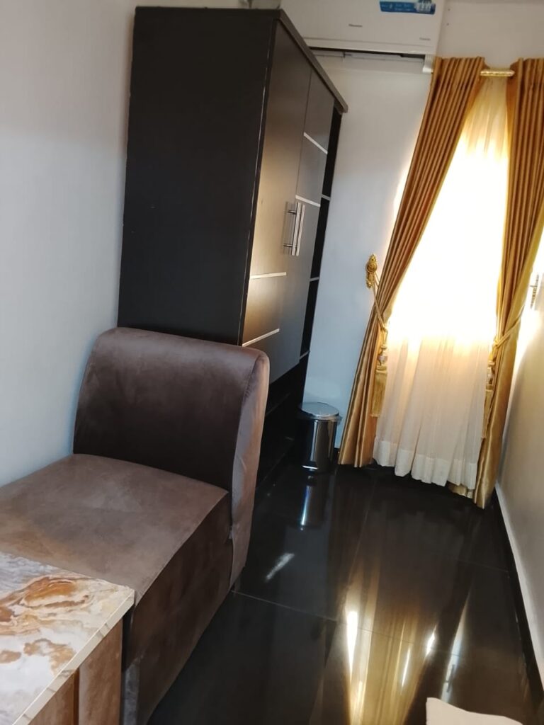 devhak hotel rivers deluxe closet area